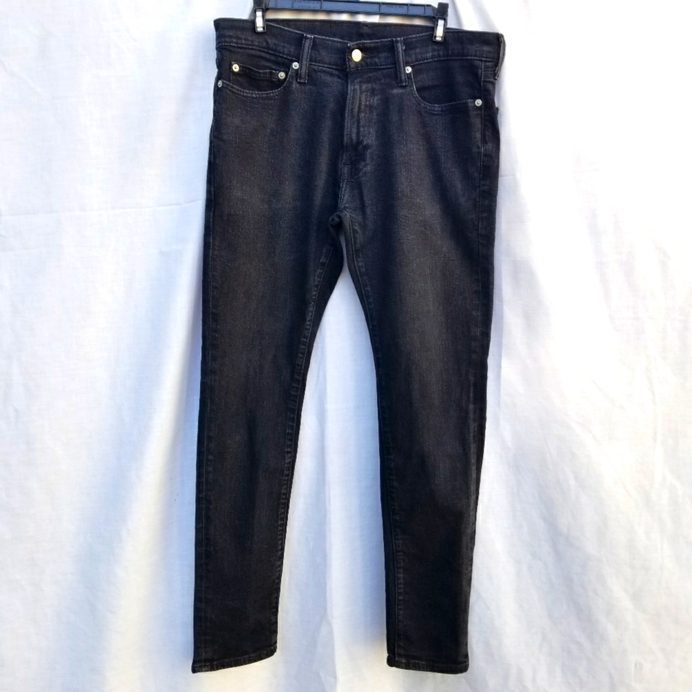 Abecrombie & Finch No fade Ripped Super Skinny Black Jeans. Size 34 x 32